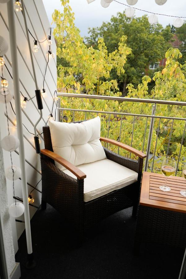 Designer An Der Leineinsel In Hannover, Direkt Am Wasser In Ruhiger Laage, Messeapartment Hannover