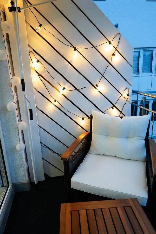 Apartment Designer An Der Leineinsel In Hannover, Direkt Am Wasser In Ruhiger Laage, Messeapartment *