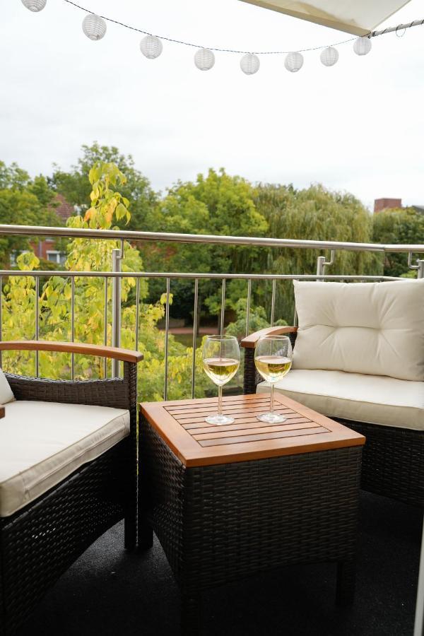 Designer An Der Leineinsel In Hannover, Direkt Am Wasser In Ruhiger Laage, Messeapartment Hannover
