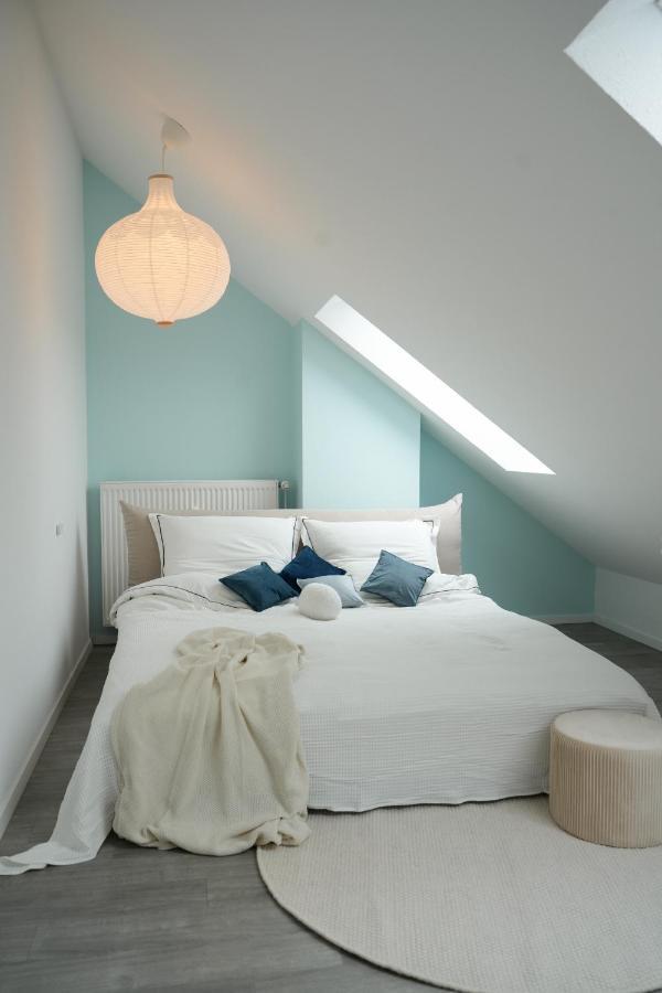 Designer An Der Leineinsel In Hannover, Direkt Am Wasser In Ruhiger Laage, Messeapartment Apartment *