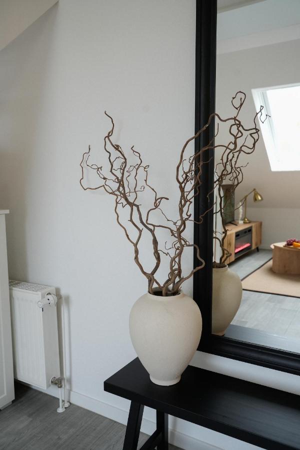 Designer An Der Leineinsel In Hannover, Direkt Am Wasser In Ruhiger Laage, Messeapartment Apartment Hannover